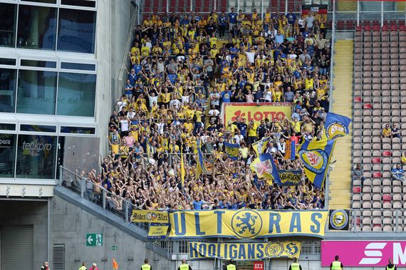 1. FC Kaiserslautern vs Eintracht Braunschweig (0-3) (2)