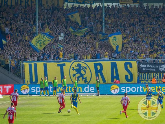 Eintracht Braunschweig vs Würzburger Kickers (5-2) (6)