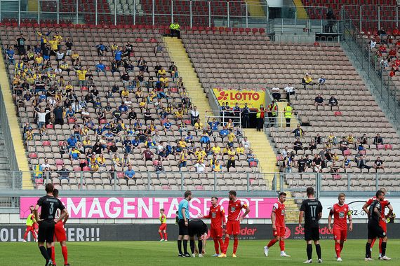 1. FC Kaiserslautern vs Eintracht Braunschweig (0-0) (1)