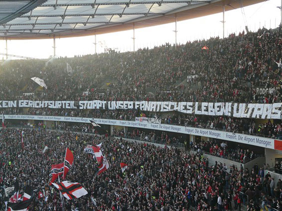 Eintracht Frankfurt vs Borussia Mönchengladbach (1-2) (1)