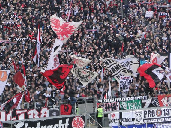 Eintracht Frankfurt vs FC St. Pauli (2-1) (1)