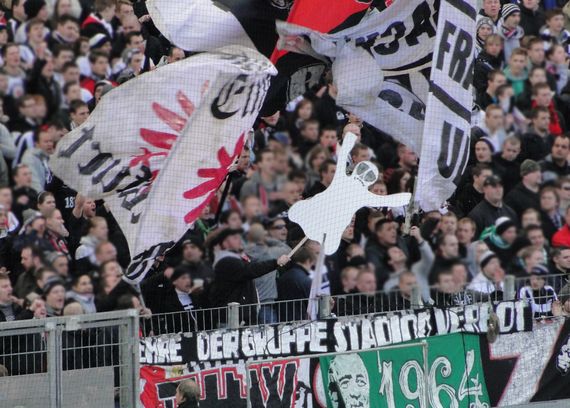 Eintracht Frankfurt vs FC St. Pauli (2-1) (9)