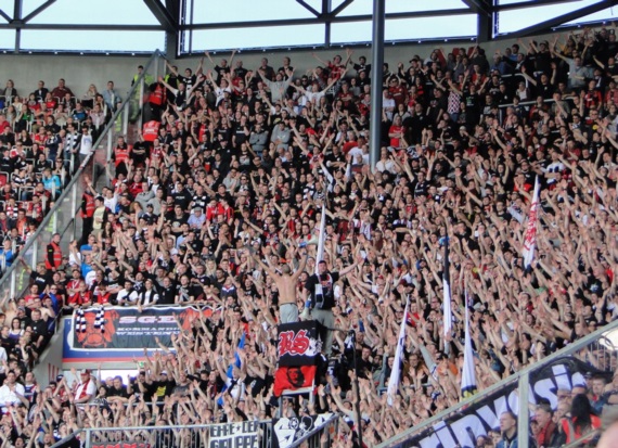 FC Augsburg vs Eintracht Frankfurt (2-0) (10)