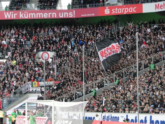 Borussia Mönchengladbach vs Eintracht Frankfurt (2-0) (8)