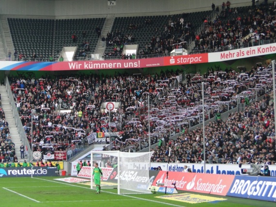 Borussia Mönchengladbach vs Eintracht Frankfurt (2-0) (9)