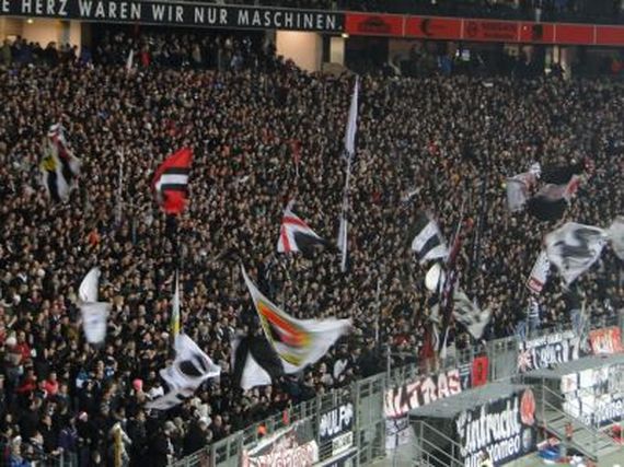 Eintracht Frankfurt vs FC Augsburg (1-1) (1)