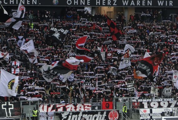 Eintracht Frankfurt vs Eintracht Braunschweig (3-0) (2)