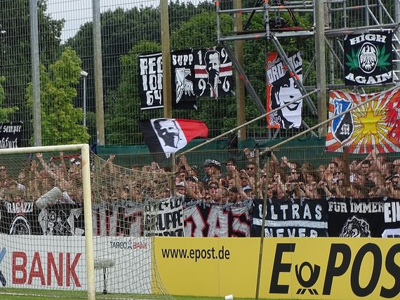 Bremer SV vs Eintracht Frankfurt (0-3) (6)