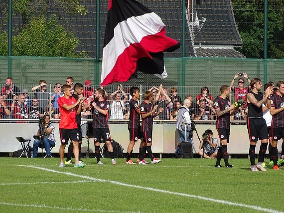 Bremer SV vs Eintracht Frankfurt (0-3) (12)