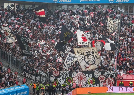 Bayer 04 Leverkusen vs Eintracht Frankfurt (4-1) (2)