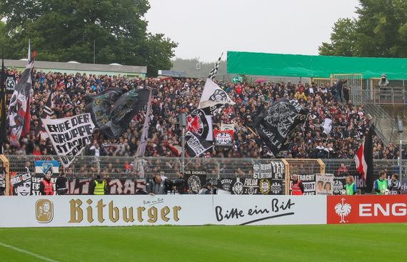 TuS Erndtebrück vs Eintracht Frankfurt (0-3) (2)