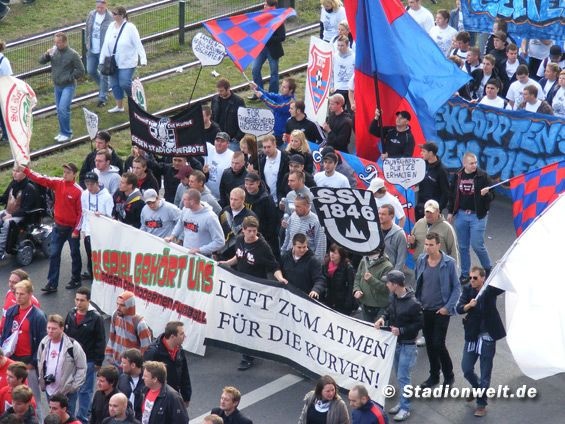 Fandemo 2010 vs Zum Erhalt der Fankultur (0-0) (56)
