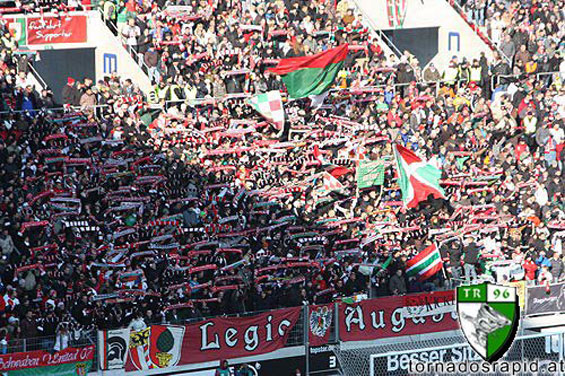FC Augsburg vs SC Paderborn (3-0) (6)