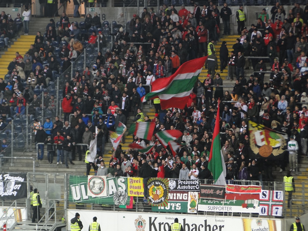 Eintracht Frankfurt vs FC Augsburg (4-2) (1)