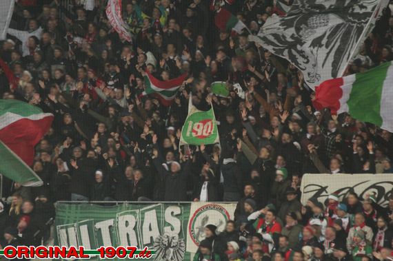 FC Augsburg vs Hamburger SV (3-1) (8)