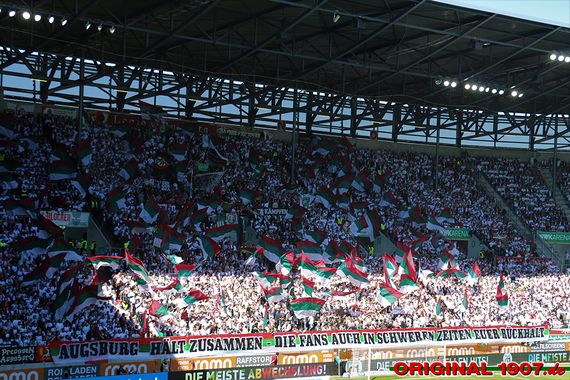 FC Augsburg vs Hamburger SV (4-0) (7)