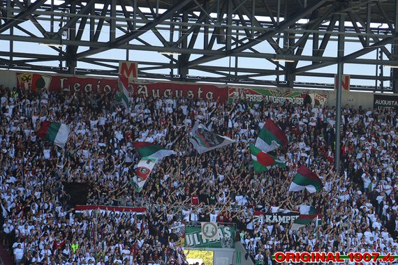FC Augsburg vs Hamburger SV (4-0) (10)