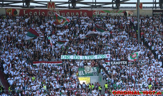 FC Augsburg vs Hamburger SV (4-0) (11)