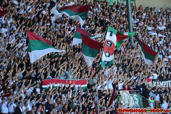 FC Augsburg vs Hamburger SV (4-0) (12)