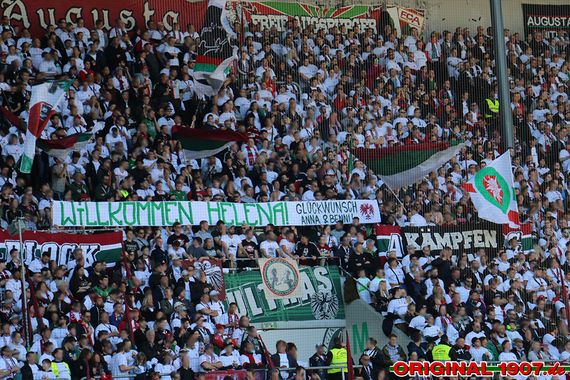 FC Augsburg vs Hamburger SV (4-0) (17)