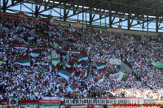 FC Augsburg vs Hamburger SV (4-0) (18)