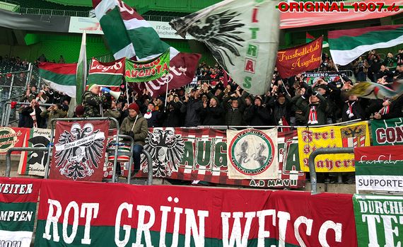 Borussia Mönchengladbach vs FC Augsburg (2-0) (7)