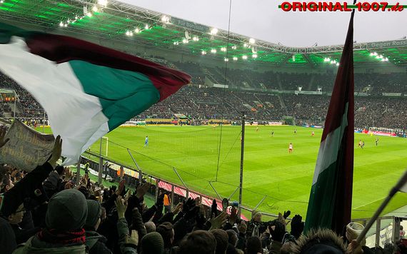 Borussia Mönchengladbach vs FC Augsburg (2-0) (9)