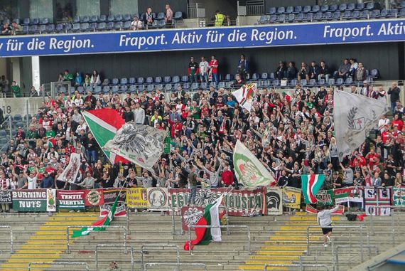 Eintracht Frankfurt vs FC Augsburg (1-2) (2)