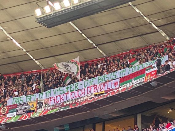 FC Bayern München vs FC Augsburg (2-0) (2)
