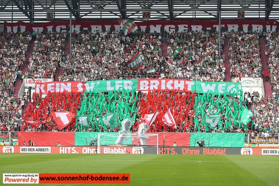 FC Augsburg vs Eintracht Frankfurt (2-1) (2)