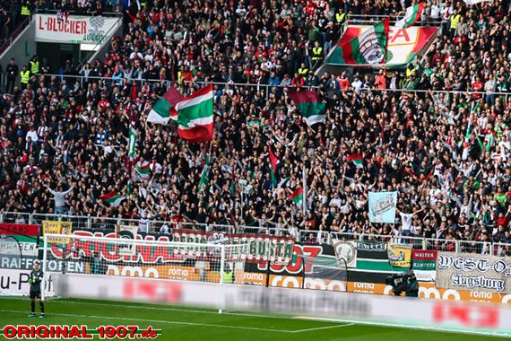 FC Augsburg vs FC Bayern München (2-2) (23)