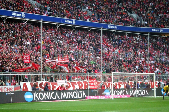 FC Bayern München vs VfL Wolfsburg (2-1) (3)