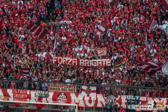 FC Bayern München vs VfB Stuttgart (2-0) (6)