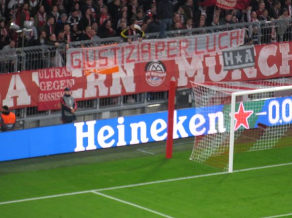 FC Bayern München vs Olympiakos Piräus (2-0) (9)