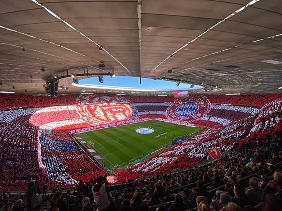 FC Bayern München vs FC Augsburg (2-0) (2)