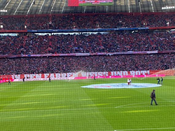 FC Bayern München vs FC Augsburg (2-0) (11)