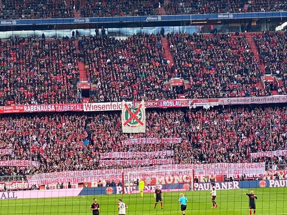 FC Bayern München vs FC Augsburg (2-0) (28)