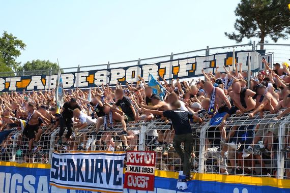 Carl Zeiss Jena vs Hamburger SV (3-2 n.V) (14)