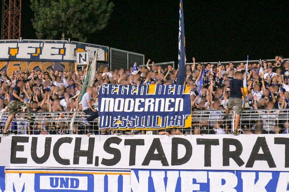 Carl Zeiss Jena vs FC Bayern München (0-5) (21)