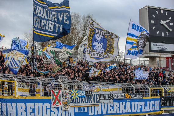 FC Carl Zeiss Jena vs Eintracht Braunschweig (0-0) (9)