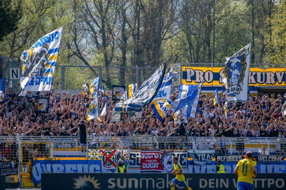 FC Carl Zeiss Jena vs SV Wehen Wiesbaden (3-1) (12)