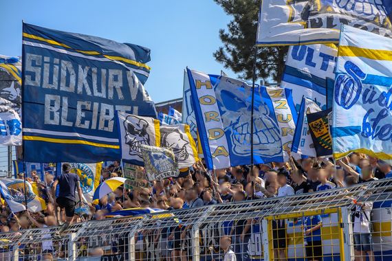 FC Carl Zeiss Jena vs SV Wehen Wiesbaden (3-1) (15)