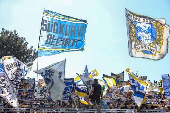 FC Carl Zeiss Jena vs SV Wehen Wiesbaden (3-1) (45)