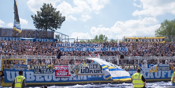 FC Carl Zeiss Jena vs TSV 1860 München (4-0) (17)