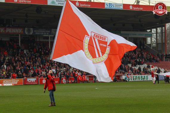 FC Energie Cottbus vs SSV Jahn Regensburg (4-1) (4)