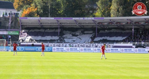 FC Erzgebirge Aue vs SSV Jahn Regensburg (3-1) (1)