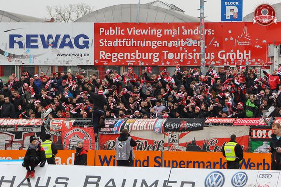 SSV Jahn Regensburg vs FC Rot-Weiß Erfurt (1-0) (4)