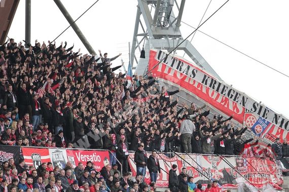 FC Rot-Weiß Erfurt vs Hallescher FC (1-1) (9)