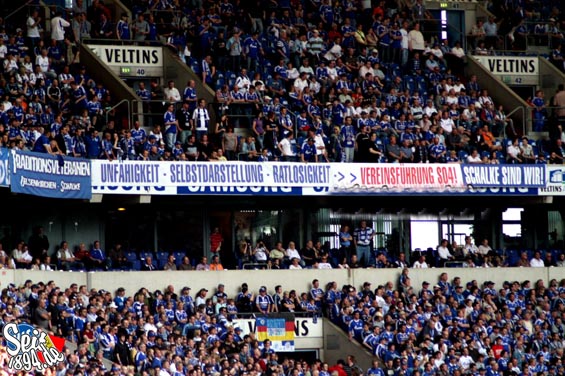 FC Schalke 04 vs Karlsruher SC (2-0) (2)