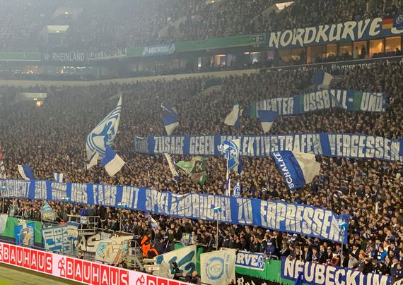 FC Schalke 04 vs FC Bayern München (0-1)